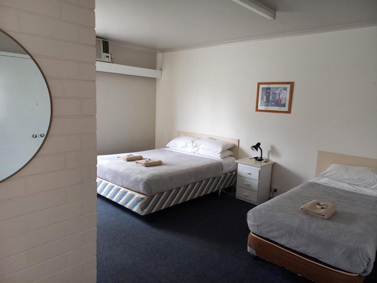 Heyfield Motel And Apartments Lakes Entrance Exterior photo